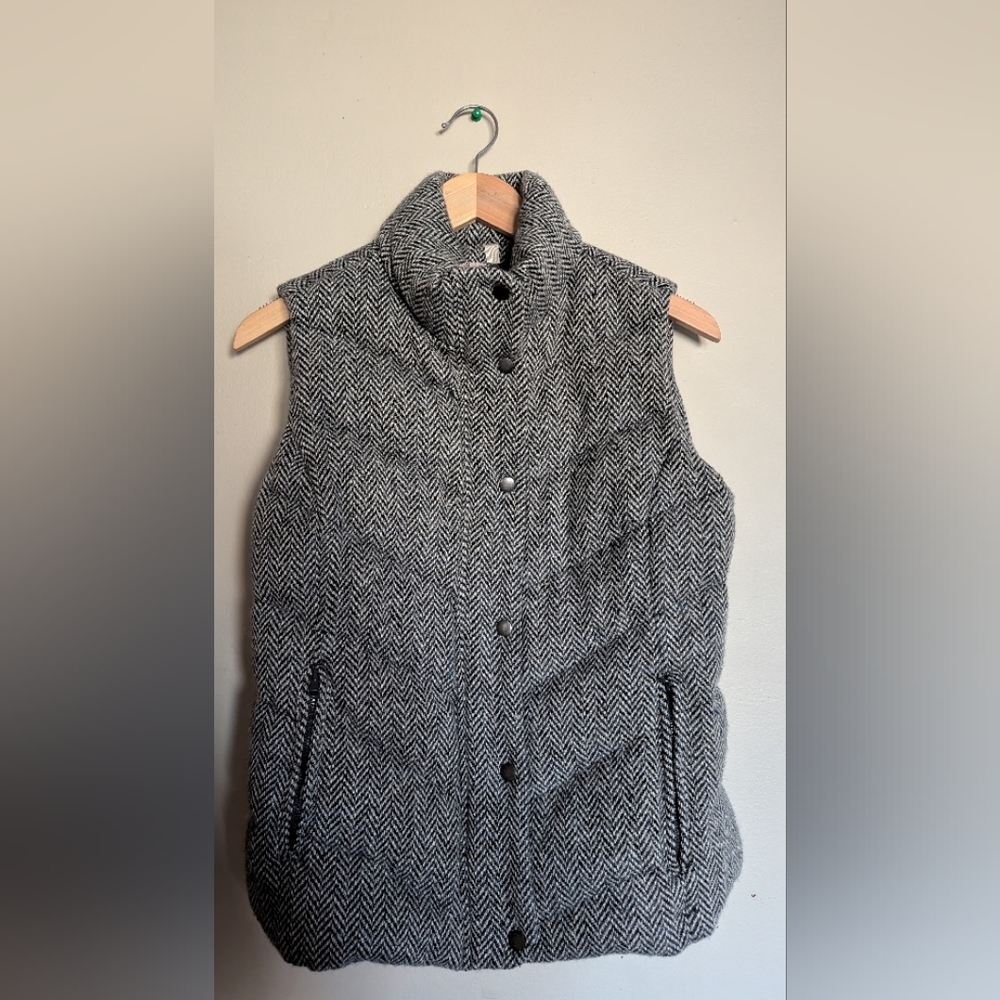 GAP Herringbone Puffer Vest